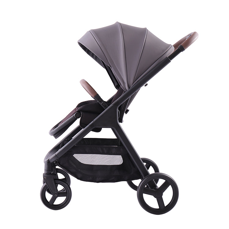 Foldable pushchair with aluminium frame – compact & comfortable